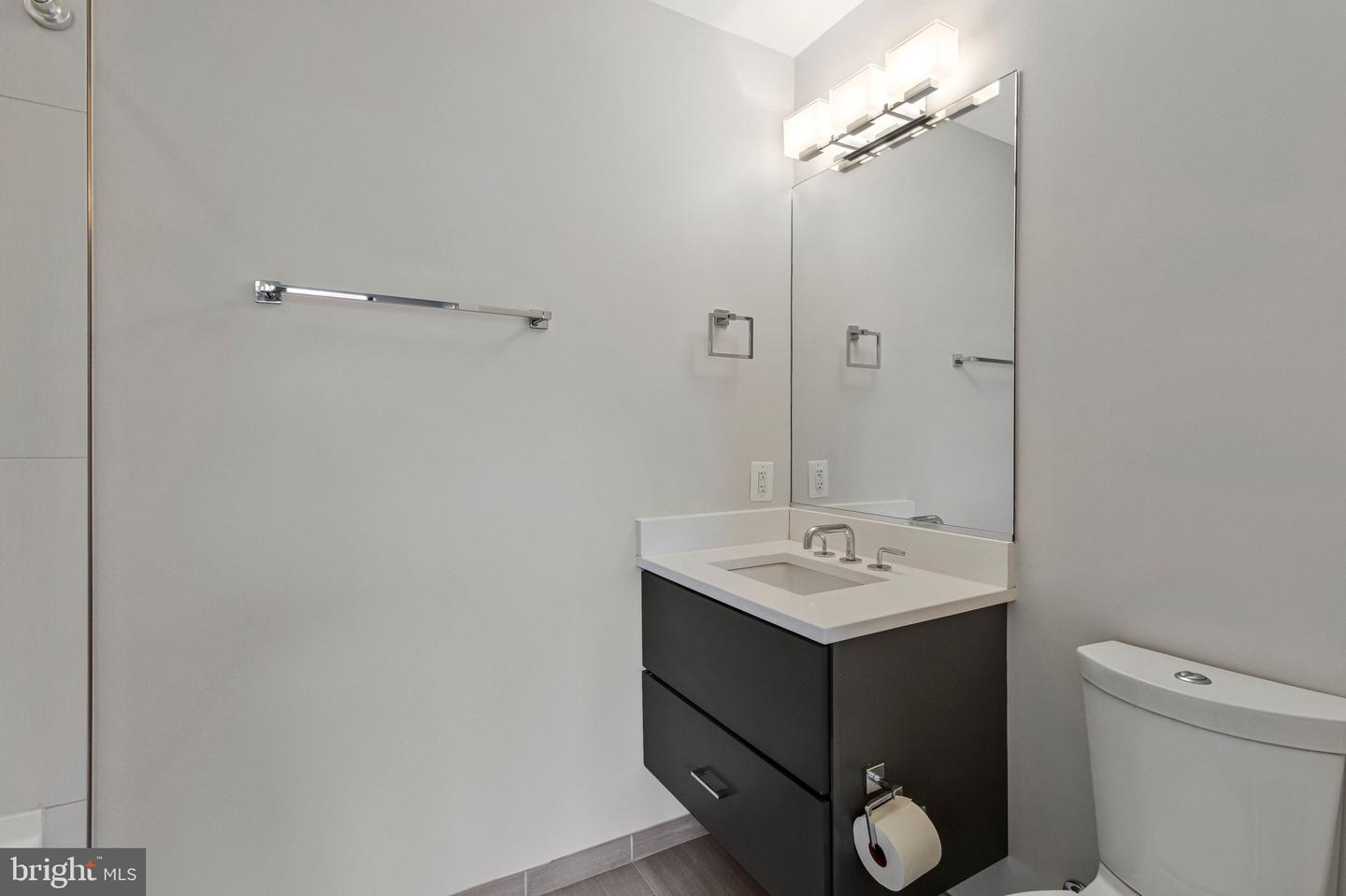 301 H ST NE #PH-602, WASHINGTON, District Of Columbia 20002, 2 Bedrooms Bedrooms, ,2 BathroomsBathrooms,Residential,For sale,301 H ST NE #PH-602,DCDC2235726 MLS # DCDC2235726
