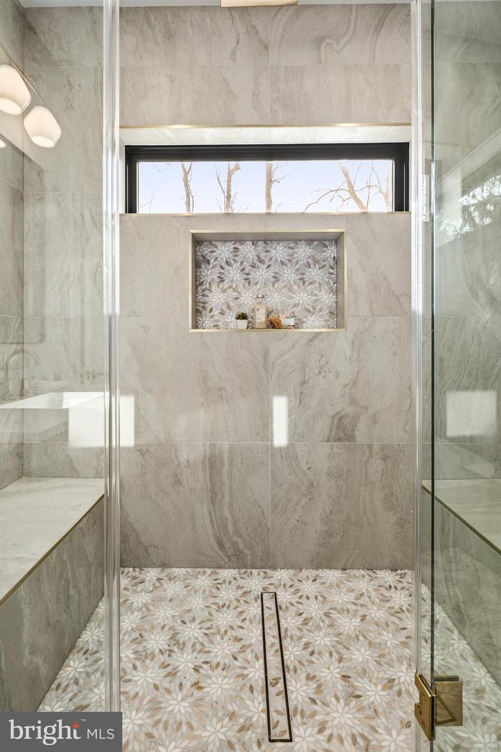 6238 22ND ST N, ARLINGTON, Virginia 22205, 6 Bedrooms Bedrooms, ,6 BathroomsBathrooms,Residential,For sale,6238 22ND ST N,VAAR2067152 MLS # VAAR2067152