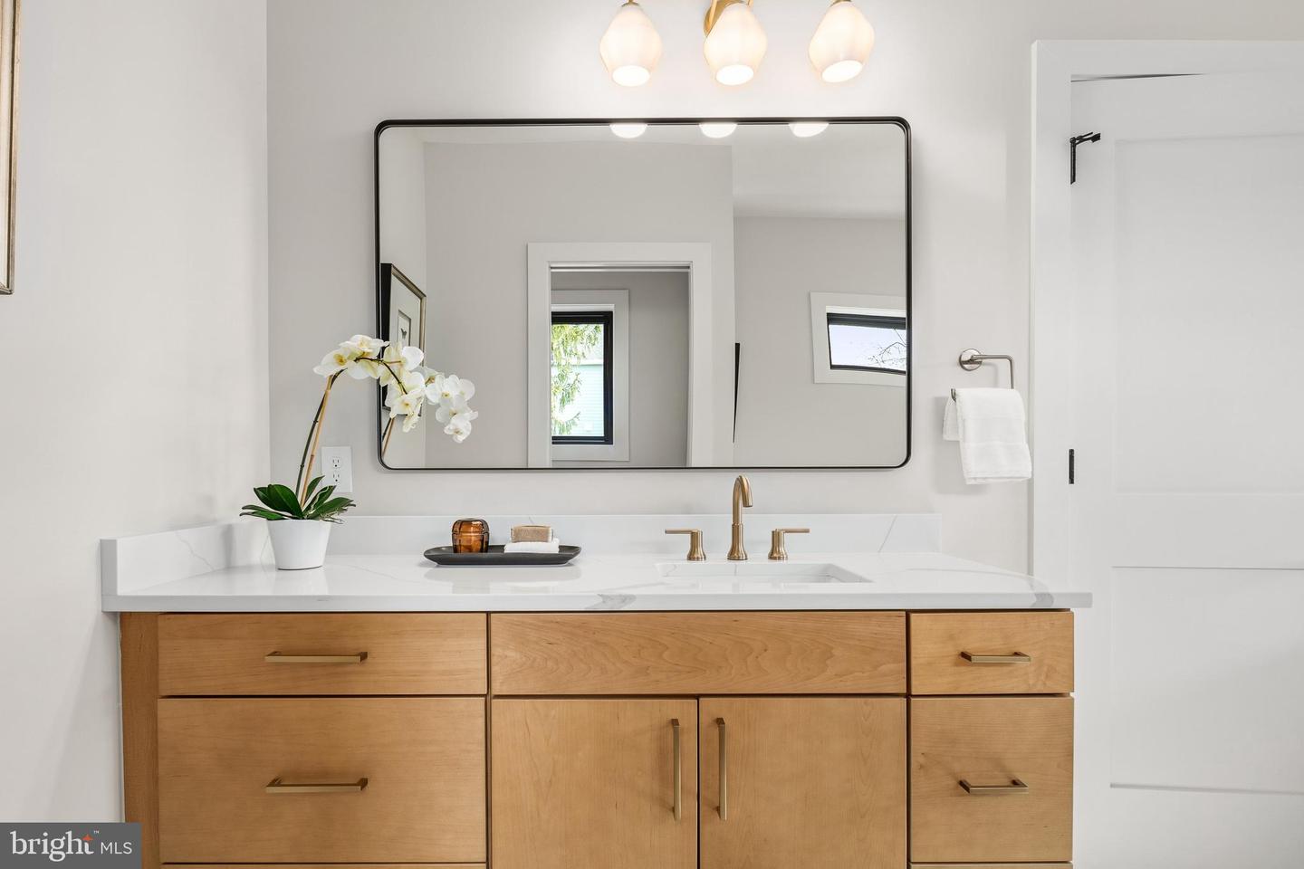 6238 22ND ST N, ARLINGTON, Virginia 22205, 6 Bedrooms Bedrooms, ,6 BathroomsBathrooms,Residential,For sale,6238 22ND ST N,VAAR2067152 MLS # VAAR2067152