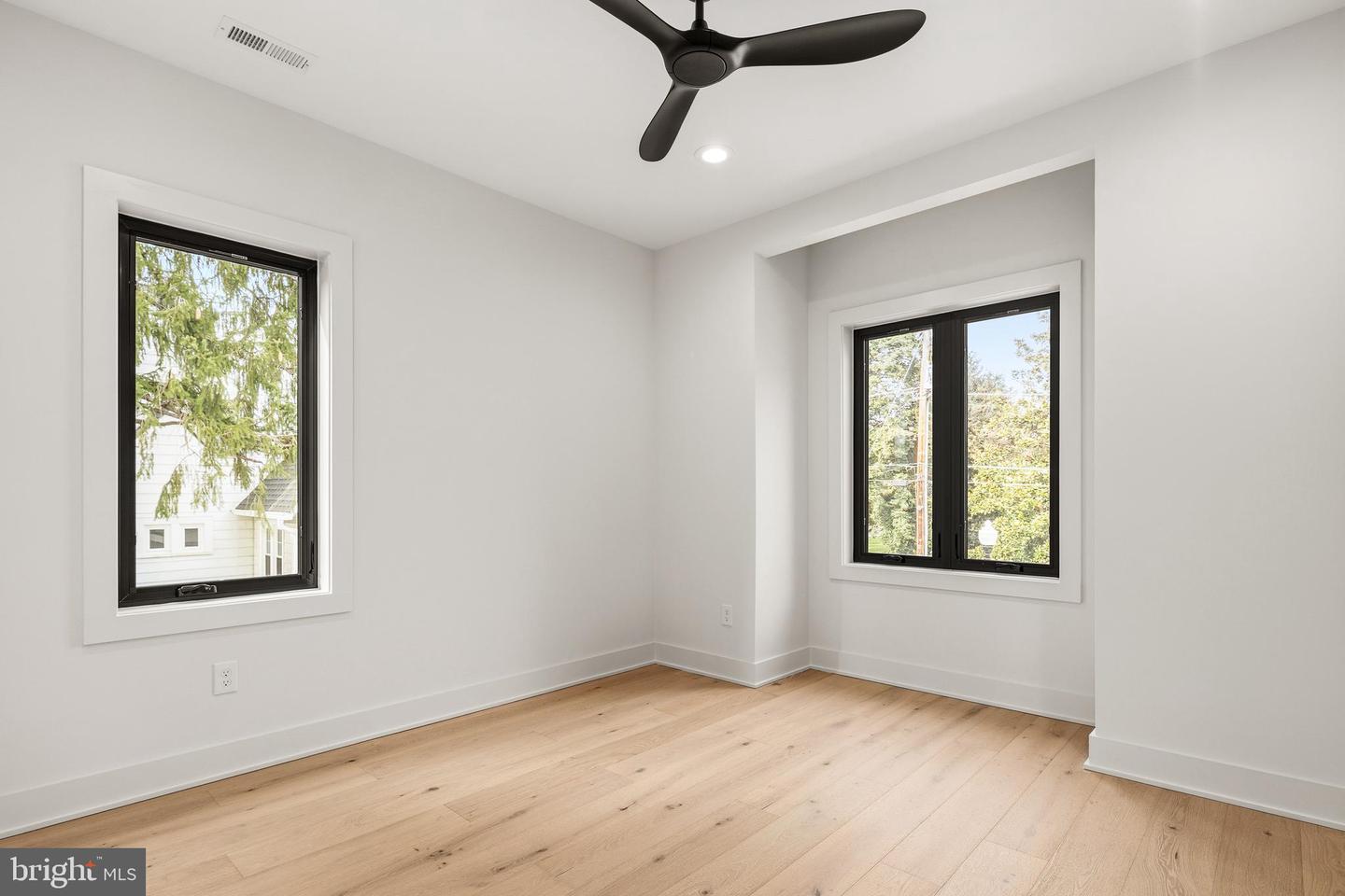 6238 22ND ST N, ARLINGTON, Virginia 22205, 6 Bedrooms Bedrooms, ,6 BathroomsBathrooms,Residential,For sale,6238 22ND ST N,VAAR2067152 MLS # VAAR2067152