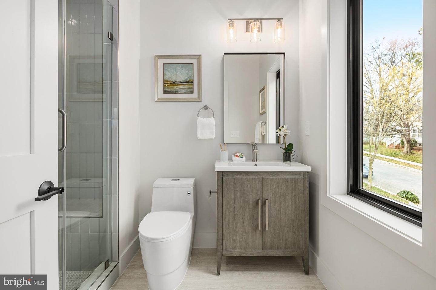 6238 22ND ST N, ARLINGTON, Virginia 22205, 6 Bedrooms Bedrooms, ,6 BathroomsBathrooms,Residential,For sale,6238 22ND ST N,VAAR2067152 MLS # VAAR2067152