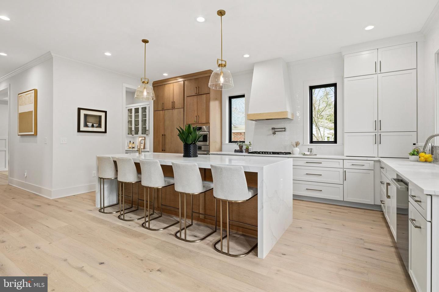 6238 22ND ST N, ARLINGTON, Virginia 22205, 6 Bedrooms Bedrooms, ,6 BathroomsBathrooms,Residential,For sale,6238 22ND ST N,VAAR2067152 MLS # VAAR2067152