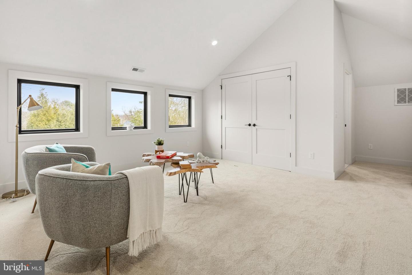 6238 22ND ST N, ARLINGTON, Virginia 22205, 6 Bedrooms Bedrooms, ,6 BathroomsBathrooms,Residential,For sale,6238 22ND ST N,VAAR2067152 MLS # VAAR2067152