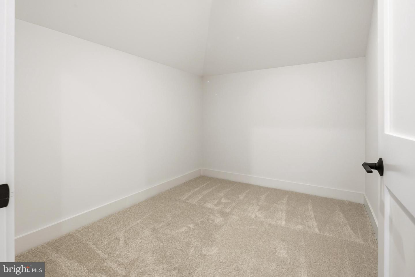 6238 22ND ST N, ARLINGTON, Virginia 22205, 6 Bedrooms Bedrooms, ,6 BathroomsBathrooms,Residential,For sale,6238 22ND ST N,VAAR2067152 MLS # VAAR2067152