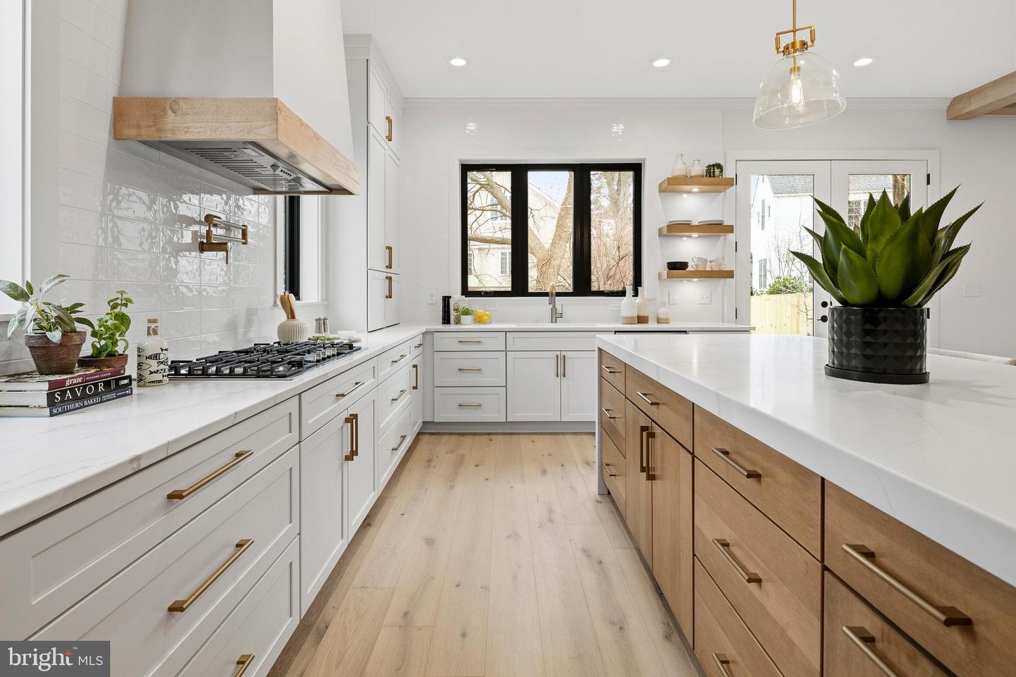 6238 22ND ST N, ARLINGTON, Virginia 22205, 6 Bedrooms Bedrooms, ,6 BathroomsBathrooms,Residential,For sale,6238 22ND ST N,VAAR2067152 MLS # VAAR2067152