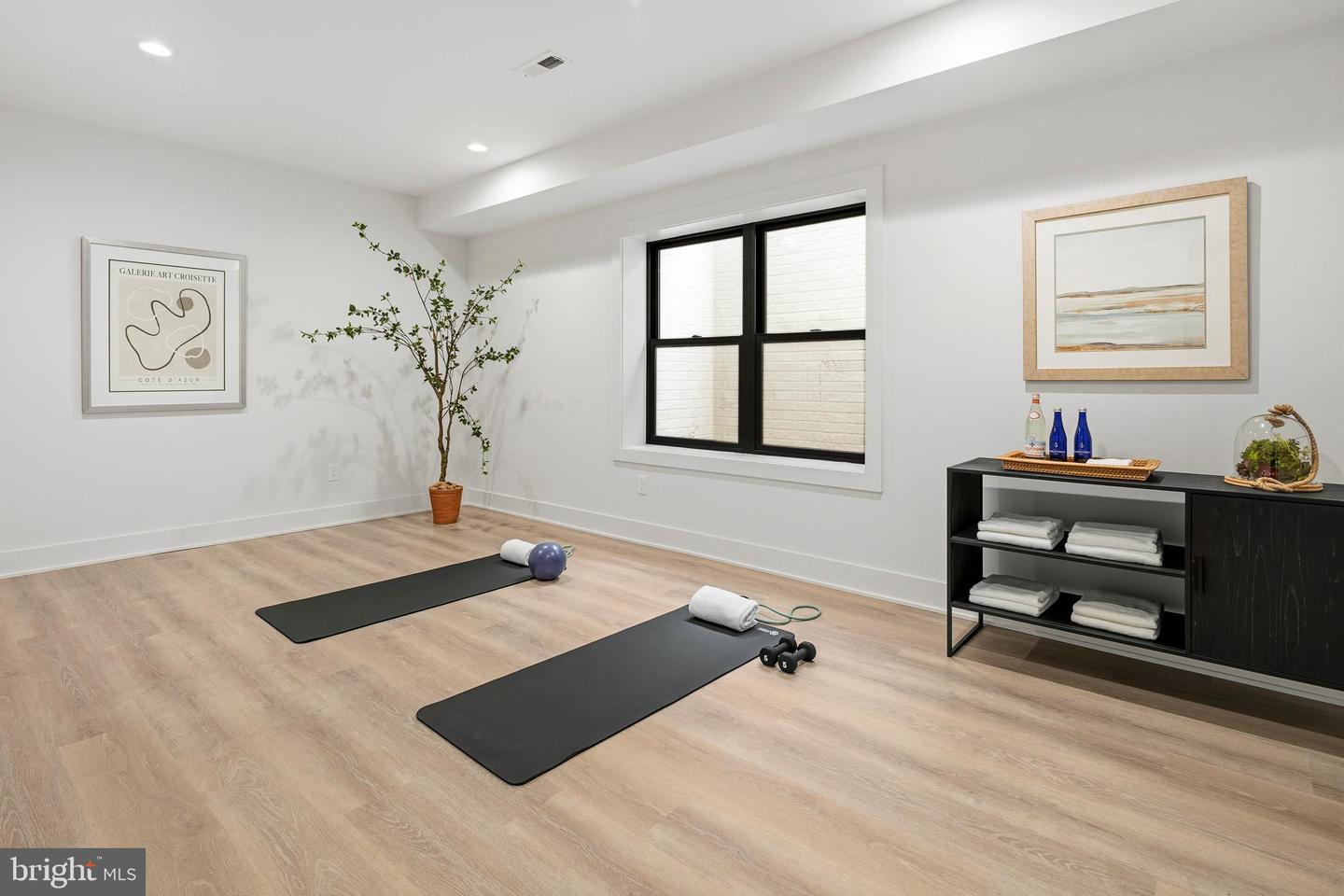 6238 22ND ST N, ARLINGTON, Virginia 22205, 6 Bedrooms Bedrooms, ,6 BathroomsBathrooms,Residential,For sale,6238 22ND ST N,VAAR2067152 MLS # VAAR2067152