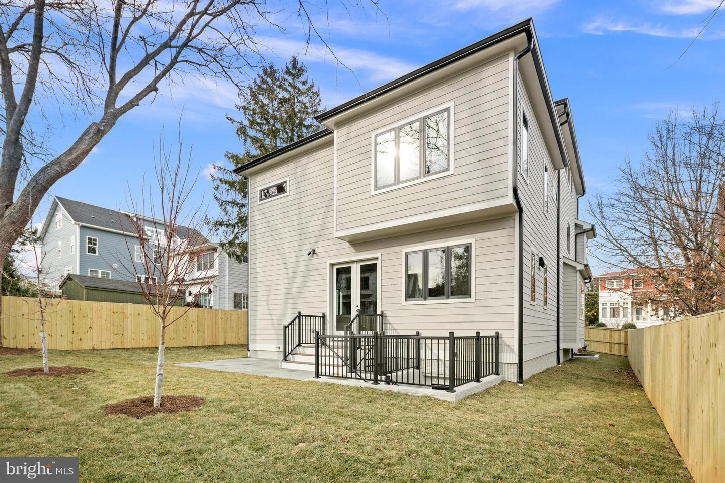 6238 22ND ST N, ARLINGTON, Virginia 22205, 6 Bedrooms Bedrooms, ,6 BathroomsBathrooms,Residential,For sale,6238 22ND ST N,VAAR2067152 MLS # VAAR2067152