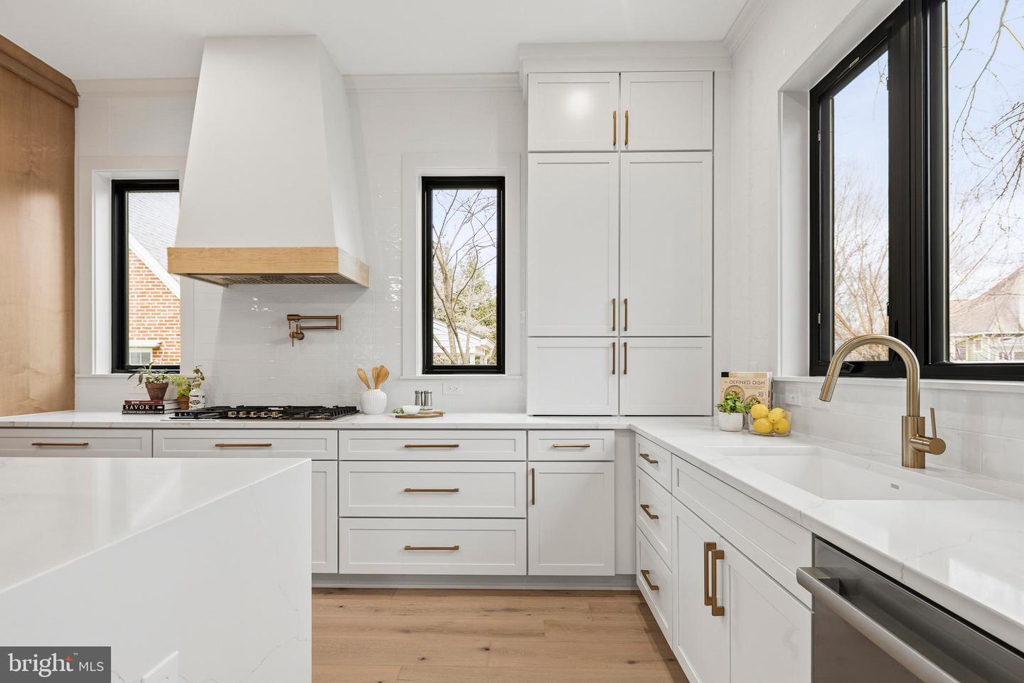 6238 22ND ST N, ARLINGTON, Virginia 22205, 6 Bedrooms Bedrooms, ,6 BathroomsBathrooms,Residential,For sale,6238 22ND ST N,VAAR2067152 MLS # VAAR2067152