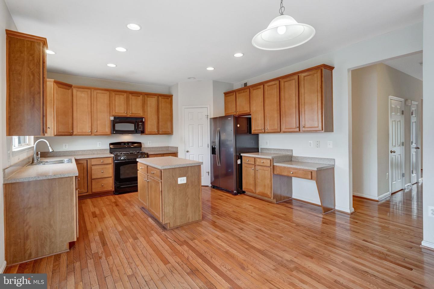 8270 LINBLAKE CT, MANASSAS, Virginia 20111, 3 Bedrooms Bedrooms, ,3 BathroomsBathrooms,Residential,For sale,8270 LINBLAKE CT,VAPW2109654 MLS # VAPW2109654