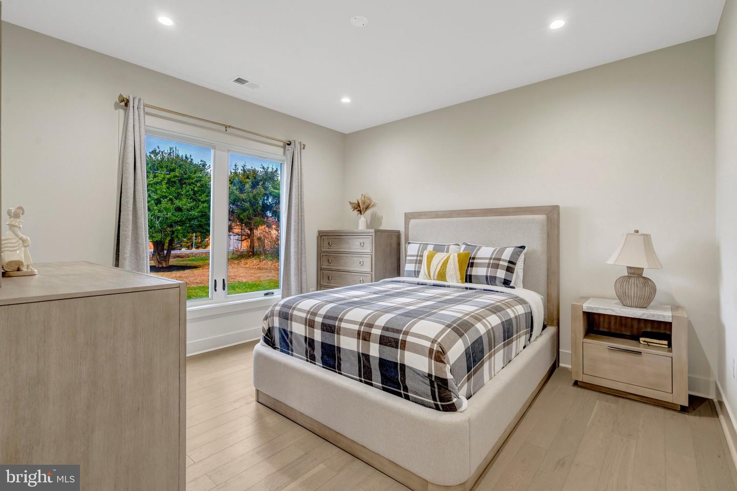 8709 YORKSHIRE LN, MANASSAS, Virginia 20111, 6 Bedrooms Bedrooms, ,6 BathroomsBathrooms,Residential,For sale,8709 YORKSHIRE LN,VAPW2109672 MLS # VAPW2109672