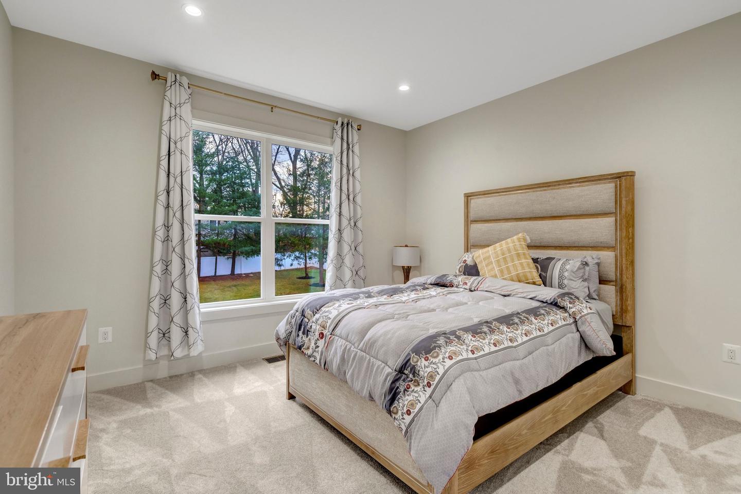 8709 YORKSHIRE LN, MANASSAS, Virginia 20111, 6 Bedrooms Bedrooms, ,6 BathroomsBathrooms,Residential,For sale,8709 YORKSHIRE LN,VAPW2109672 MLS # VAPW2109672