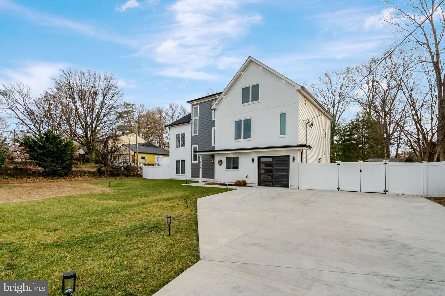 8709 YORKSHIRE LN, MANASSAS, Virginia 20111, 6 Bedrooms Bedrooms, ,6 BathroomsBathrooms,Residential,For sale,8709 YORKSHIRE LN,VAPW2109672 MLS # VAPW2109672