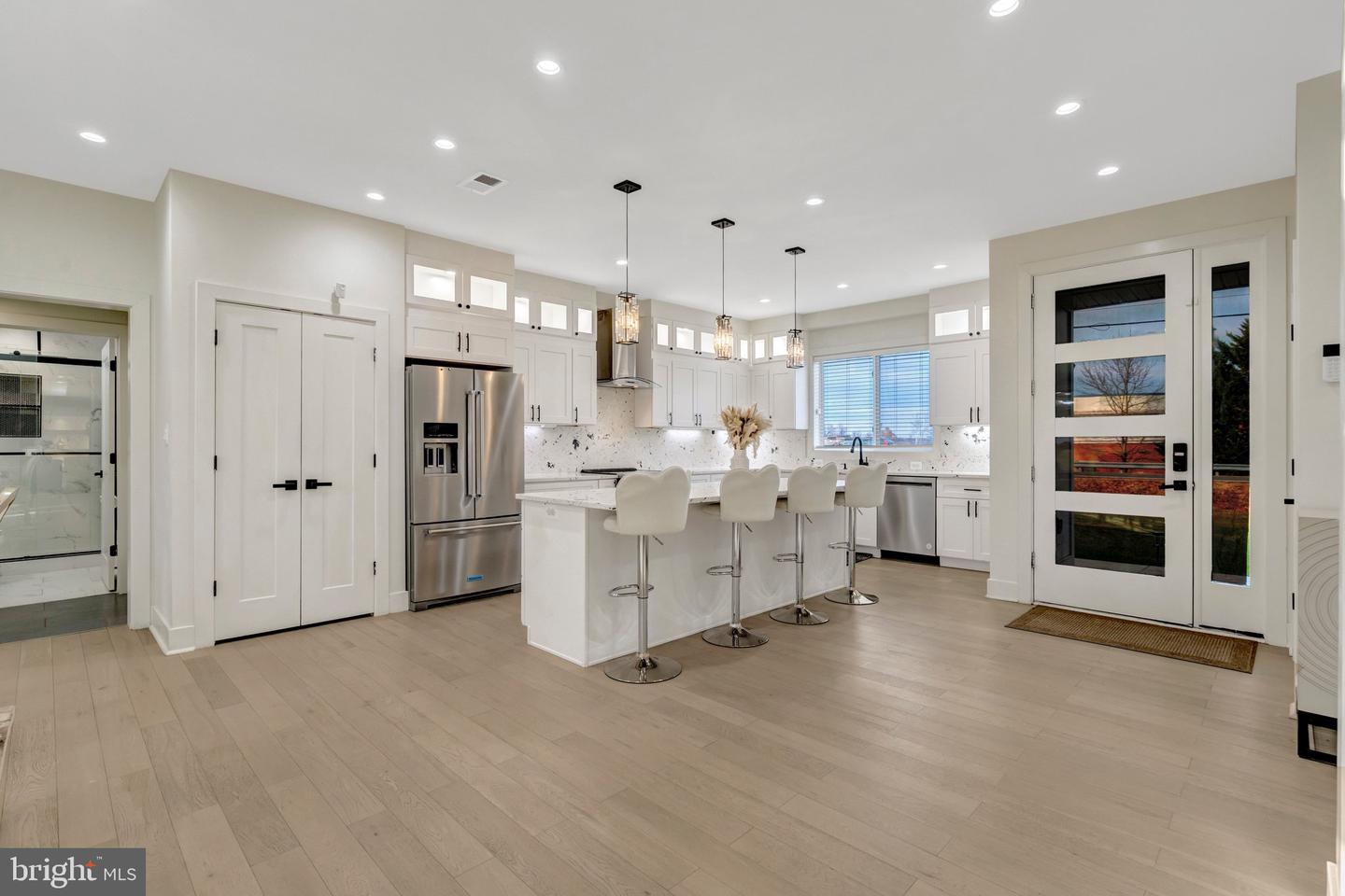 8709 YORKSHIRE LN, MANASSAS, Virginia 20111, 6 Bedrooms Bedrooms, ,6 BathroomsBathrooms,Residential,For sale,8709 YORKSHIRE LN,VAPW2109672 MLS # VAPW2109672