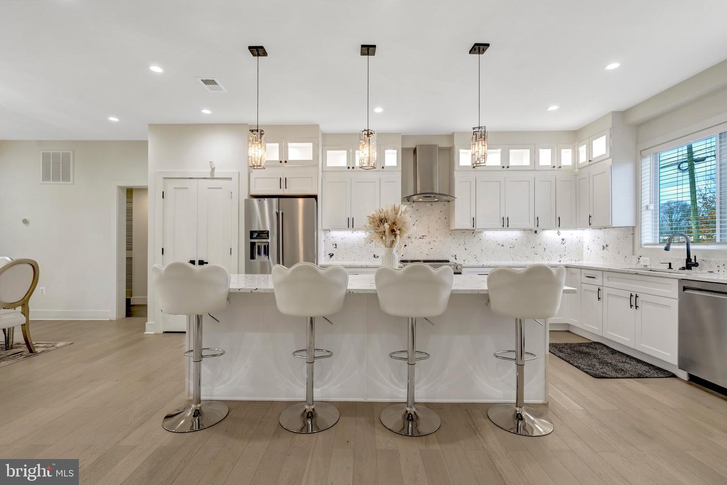 8709 YORKSHIRE LN, MANASSAS, Virginia 20111, 6 Bedrooms Bedrooms, ,6 BathroomsBathrooms,Residential,For sale,8709 YORKSHIRE LN,VAPW2109672 MLS # VAPW2109672