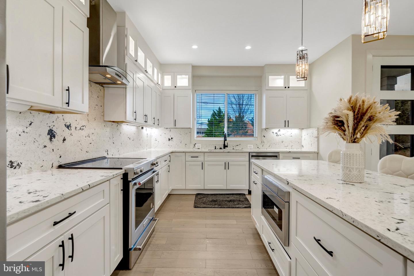 8709 YORKSHIRE LN, MANASSAS, Virginia 20111, 6 Bedrooms Bedrooms, ,6 BathroomsBathrooms,Residential,For sale,8709 YORKSHIRE LN,VAPW2109672 MLS # VAPW2109672