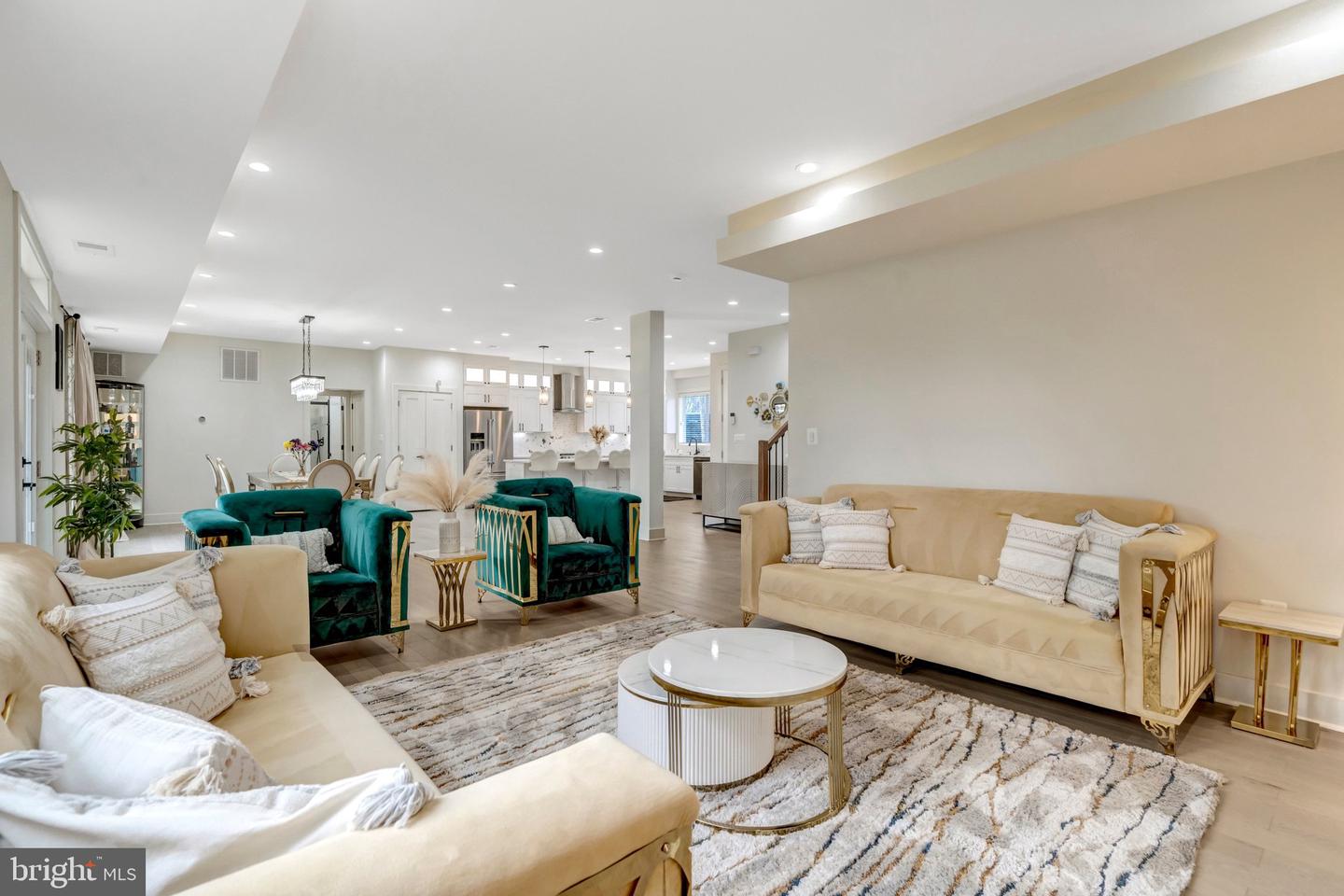 8709 YORKSHIRE LN, MANASSAS, Virginia 20111, 6 Bedrooms Bedrooms, ,6 BathroomsBathrooms,Residential,For sale,8709 YORKSHIRE LN,VAPW2109672 MLS # VAPW2109672