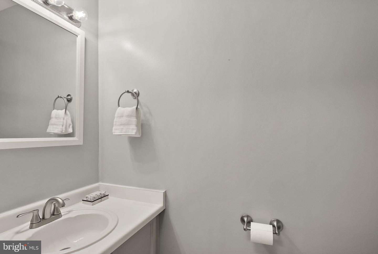 5716 EVERGREEN KNOLL CT, ALEXANDRIA, Virginia 22303, 3 Bedrooms Bedrooms, ,3 BathroomsBathrooms,Residential,For sale,5716 EVERGREEN KNOLL CT,VAFX2283586 MLS # VAFX2283586