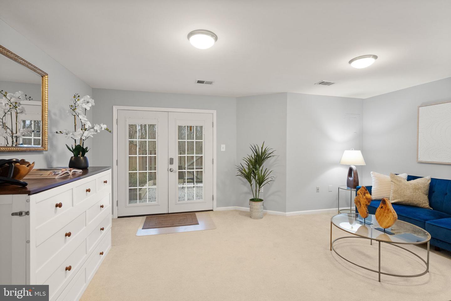 5716 EVERGREEN KNOLL CT, ALEXANDRIA, Virginia 22303, 3 Bedrooms Bedrooms, ,3 BathroomsBathrooms,Residential,For sale,5716 EVERGREEN KNOLL CT,VAFX2283586 MLS # VAFX2283586