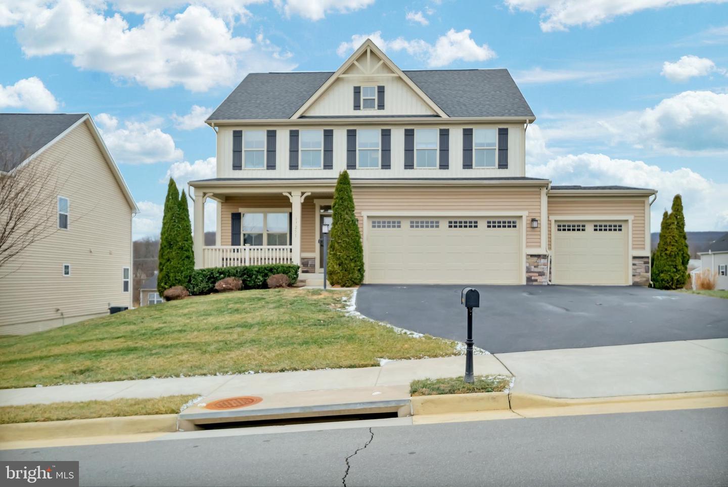 17251 OLD INGELSIDE DR, ROUND HILL, Virginia 20141, 4 Bedrooms Bedrooms, ,2 BathroomsBathrooms,Residential,For sale,17251 OLD INGELSIDE DR,VALO2113130 MLS # VALO2113130 17251 OLD INGELSIDE DR, ROUND HILL, Virginia 20141, 4 Bedrooms Bedrooms, ,2 BathroomsBathrooms,Residential,For sale,17251 OLD INGELSIDE DR,VALO2113130 MLS # VALO2113130