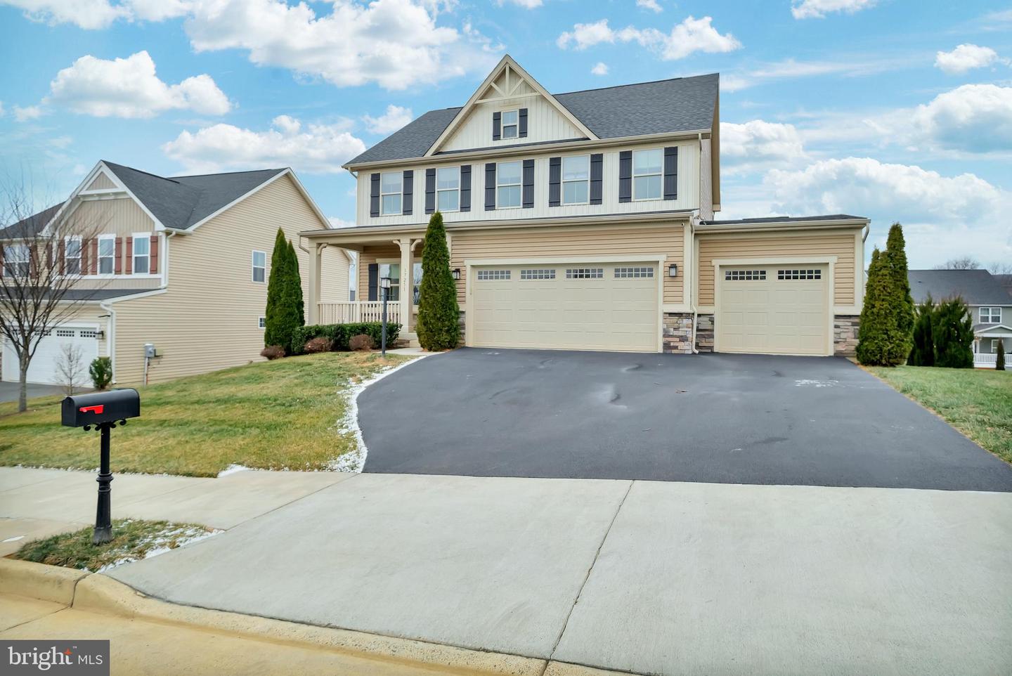 17251 OLD INGELSIDE DR, ROUND HILL, Virginia 20141, 4 Bedrooms Bedrooms, ,2 BathroomsBathrooms,Residential,For sale,17251 OLD INGELSIDE DR,VALO2113130 MLS # VALO2113130 17251 OLD INGELSIDE DR, ROUND HILL, Virginia 20141, 4 Bedrooms Bedrooms, ,2 BathroomsBathrooms,Residential,For sale,17251 OLD INGELSIDE DR,VALO2113130 MLS # VALO2113130