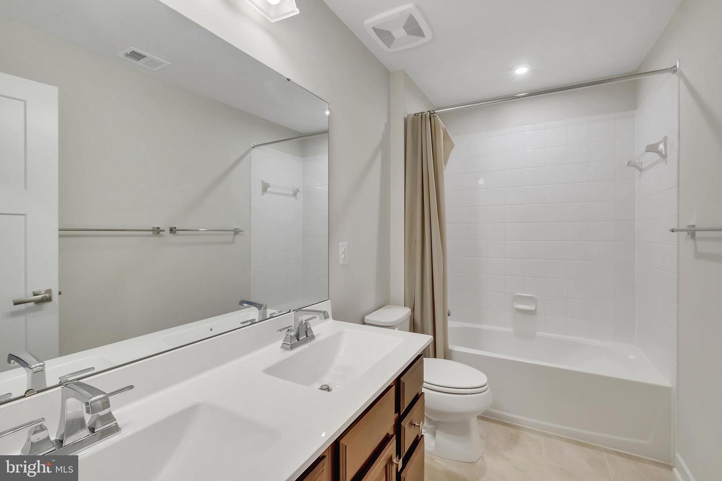 17251 OLD INGELSIDE DR, ROUND HILL, Virginia 20141, 4 Bedrooms Bedrooms, ,2 BathroomsBathrooms,Residential,For sale,17251 OLD INGELSIDE DR,VALO2113130 MLS # VALO2113130 17251 OLD INGELSIDE DR, ROUND HILL, Virginia 20141, 4 Bedrooms Bedrooms, ,2 BathroomsBathrooms,Residential,For sale,17251 OLD INGELSIDE DR,VALO2113130 MLS # VALO2113130