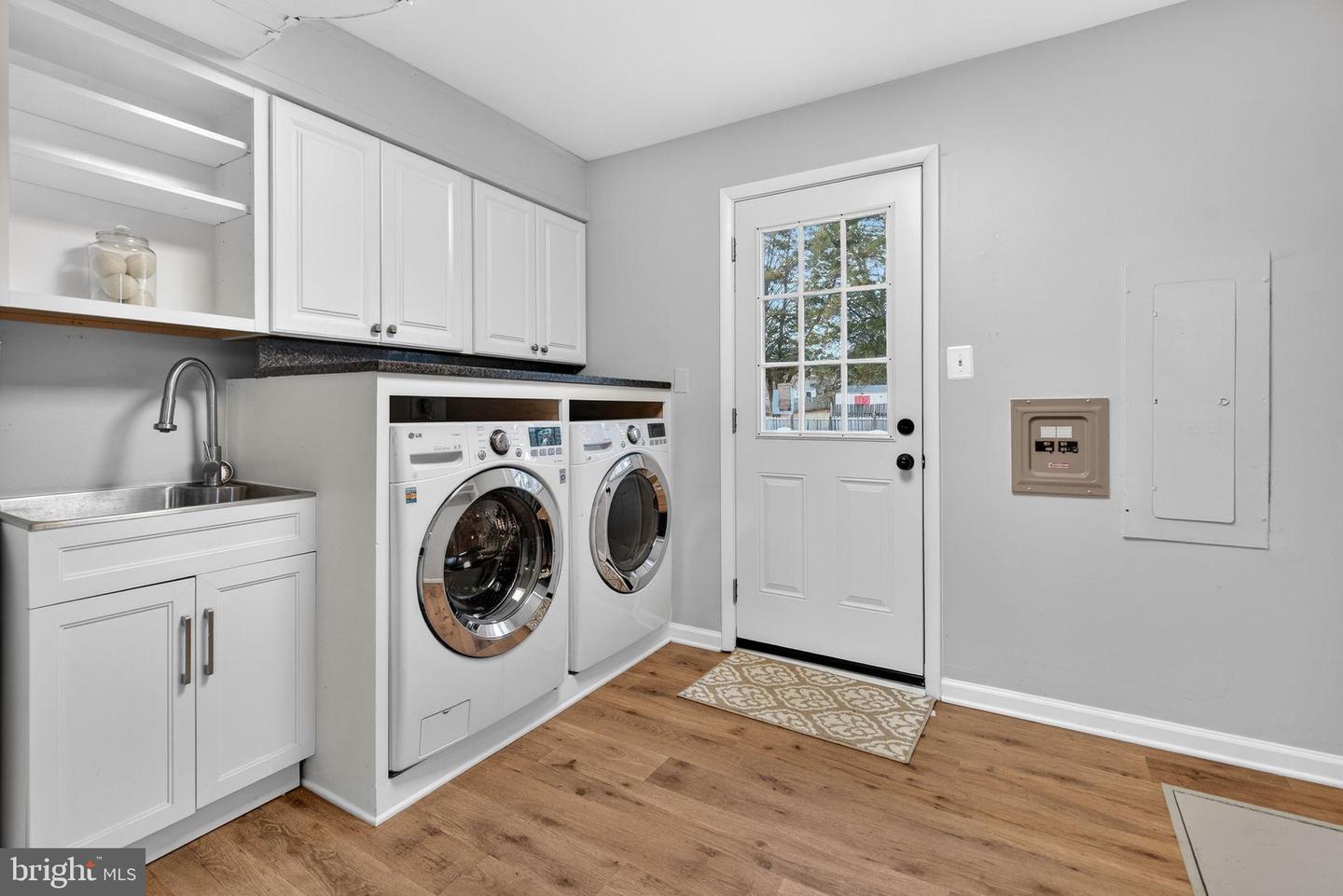 6389 LANCASTER DR, WARRENTON, Virginia 20187, 4 Bedrooms Bedrooms, 14 Rooms Rooms,2 BathroomsBathrooms,Residential,For sale,6389 LANCASTER DR,VAFQ2020016 MLS # VAFQ2020016