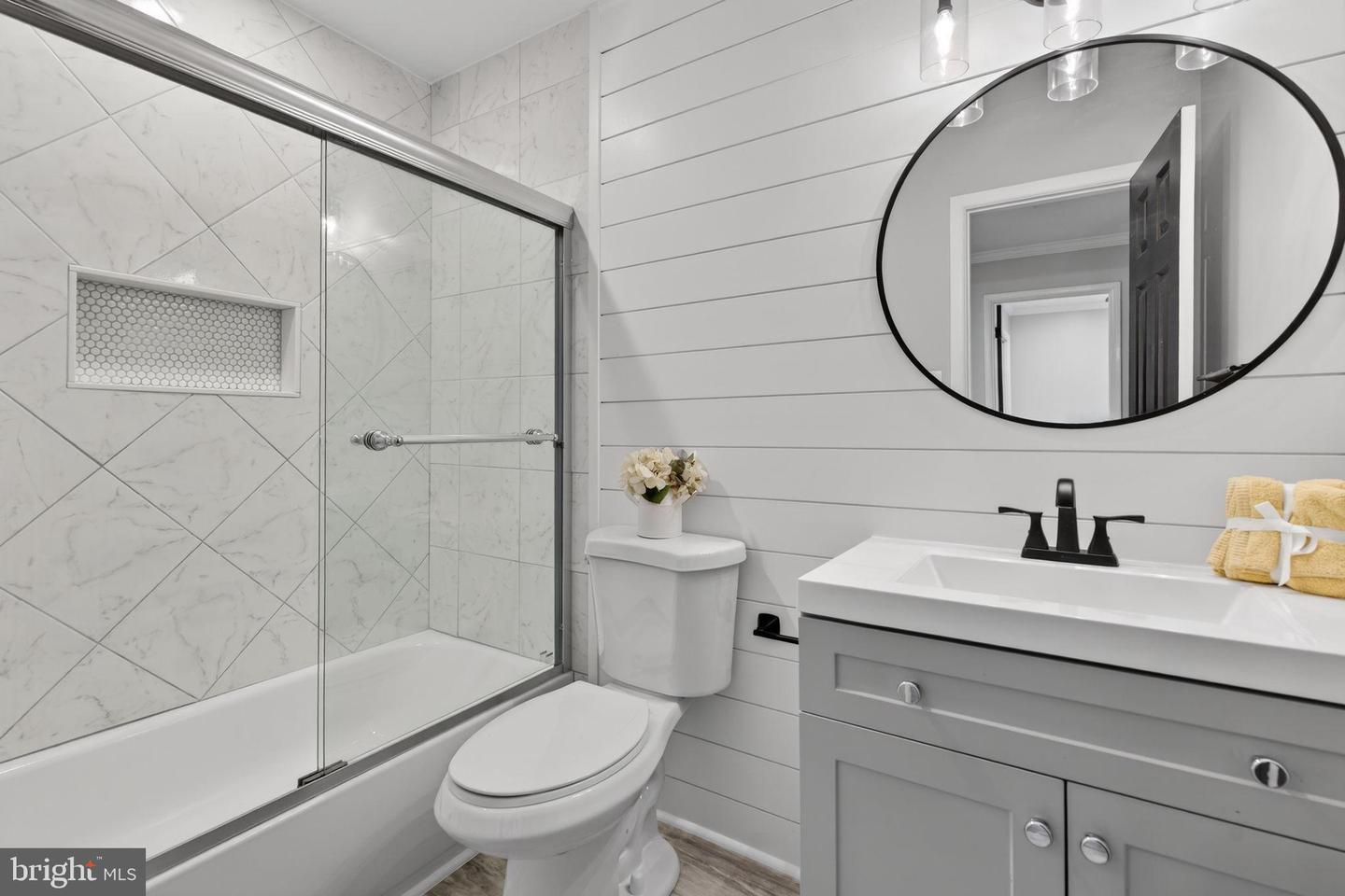 6389 LANCASTER DR, WARRENTON, Virginia 20187, 4 Bedrooms Bedrooms, 14 Rooms Rooms,2 BathroomsBathrooms,Residential,For sale,6389 LANCASTER DR,VAFQ2020016 MLS # VAFQ2020016