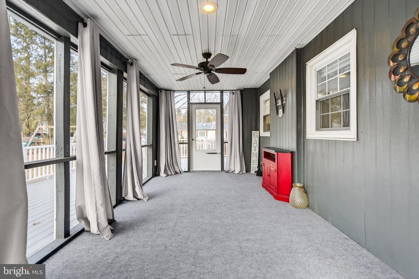 6389 LANCASTER DR, WARRENTON, Virginia 20187, 4 Bedrooms Bedrooms, 14 Rooms Rooms,2 BathroomsBathrooms,Residential,For sale,6389 LANCASTER DR,VAFQ2020016 MLS # VAFQ2020016