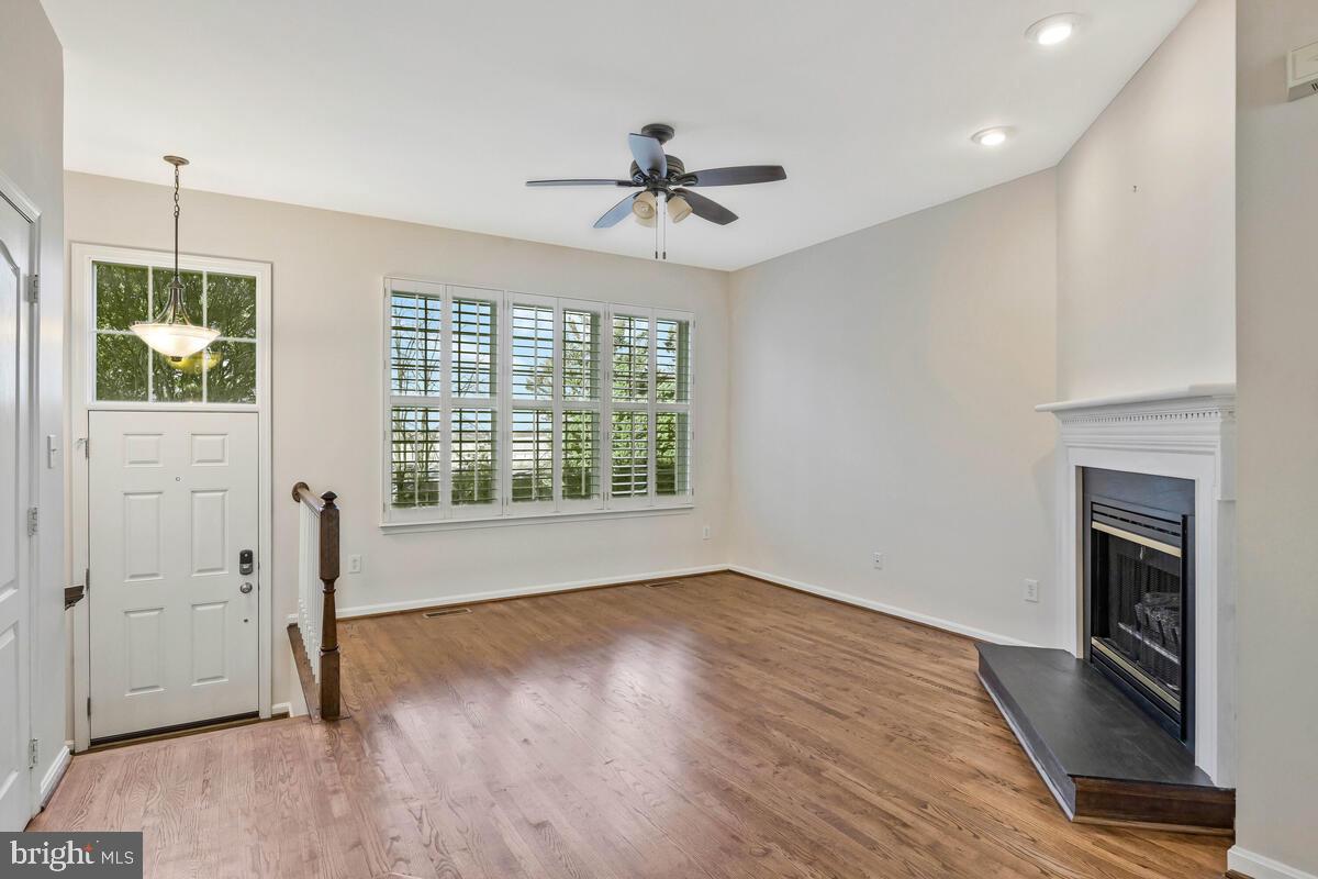 12025 EDGEMERE CIR, RESTON, Virginia 20190, 3 Bedrooms Bedrooms, ,3 BathroomsBathrooms,Residential,For sale,12025 EDGEMERE CIR,VAFX2283716 MLS # VAFX2283716