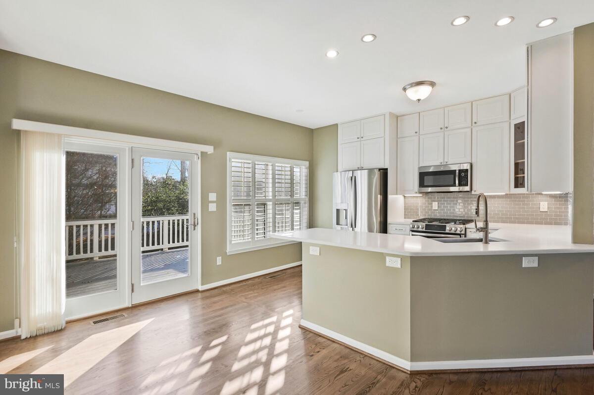 12025 EDGEMERE CIR, RESTON, Virginia 20190, 3 Bedrooms Bedrooms, ,3 BathroomsBathrooms,Residential,For sale,12025 EDGEMERE CIR,VAFX2283716 MLS # VAFX2283716