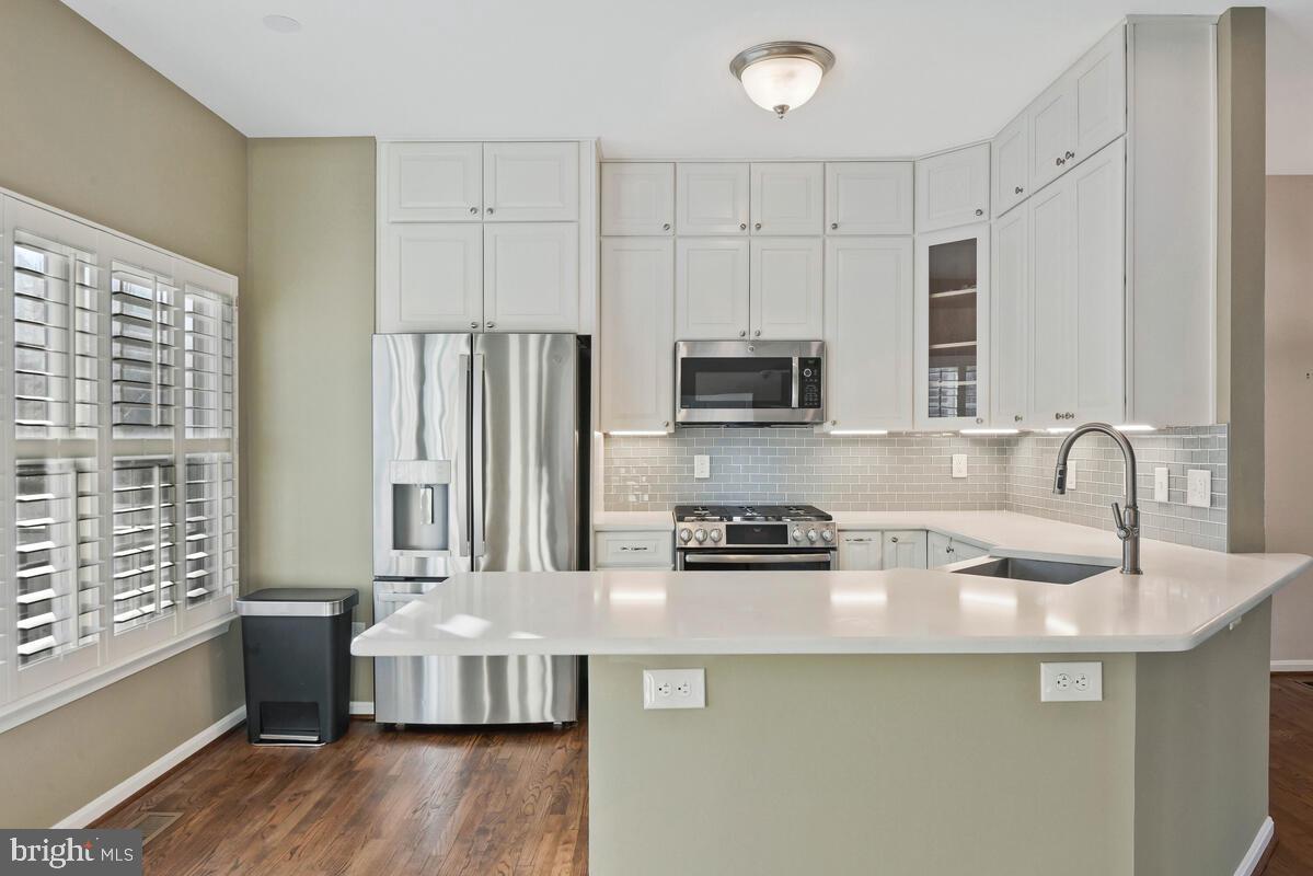 12025 EDGEMERE CIR, RESTON, Virginia 20190, 3 Bedrooms Bedrooms, ,3 BathroomsBathrooms,Residential,For sale,12025 EDGEMERE CIR,VAFX2283716 MLS # VAFX2283716