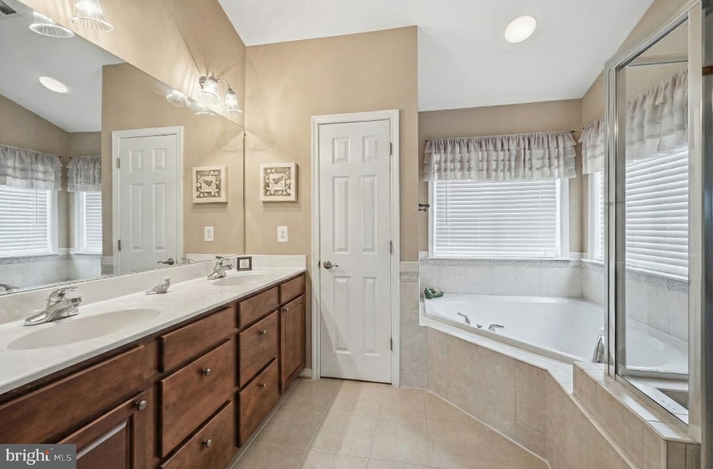 12096 MAIDENHAIR DR, GAINESVILLE, Virginia 20155, 4 Bedrooms Bedrooms, ,3 BathroomsBathrooms,Residential,For sale,12096 MAIDENHAIR DR,VAPW2109840 MLS # VAPW2109840