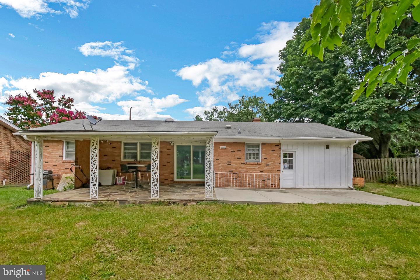 323 RUSSELCROFT RD, WINCHESTER, Virginia 22601, 4 Bedrooms Bedrooms, ,2 BathroomsBathrooms,Residential,For sale,323 RUSSELCROFT RD,VAWI2009662 MLS # VAWI2009662