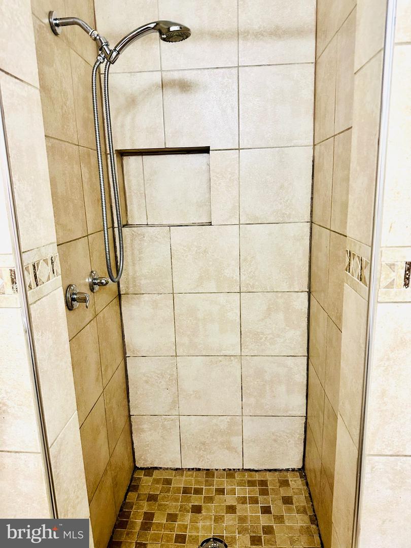 323 RUSSELCROFT RD, WINCHESTER, Virginia 22601, 4 Bedrooms Bedrooms, ,2 BathroomsBathrooms,Residential,For sale,323 RUSSELCROFT RD,VAWI2009662 MLS # VAWI2009662