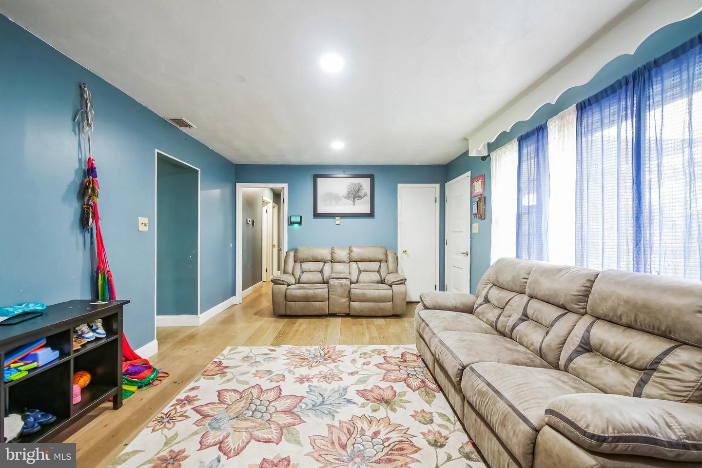 323 RUSSELCROFT RD, WINCHESTER, Virginia 22601, 4 Bedrooms Bedrooms, ,2 BathroomsBathrooms,Residential,For sale,323 RUSSELCROFT RD,VAWI2009662 MLS # VAWI2009662