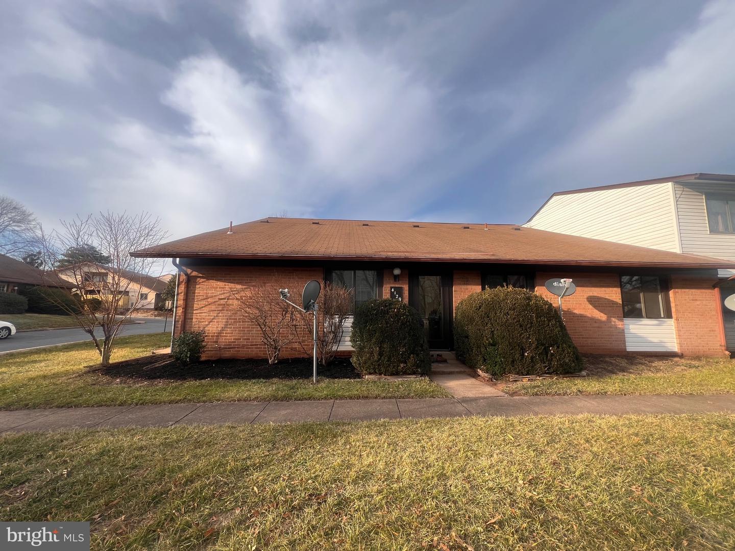 4129 MEADOWLAND CT, CHANTILLY, Virginia 20151, 3 Bedrooms Bedrooms, ,1 BathroomBathrooms,Residential,For sale,4129 MEADOWLAND CT,VAFX2284036 MLS # VAFX2284036