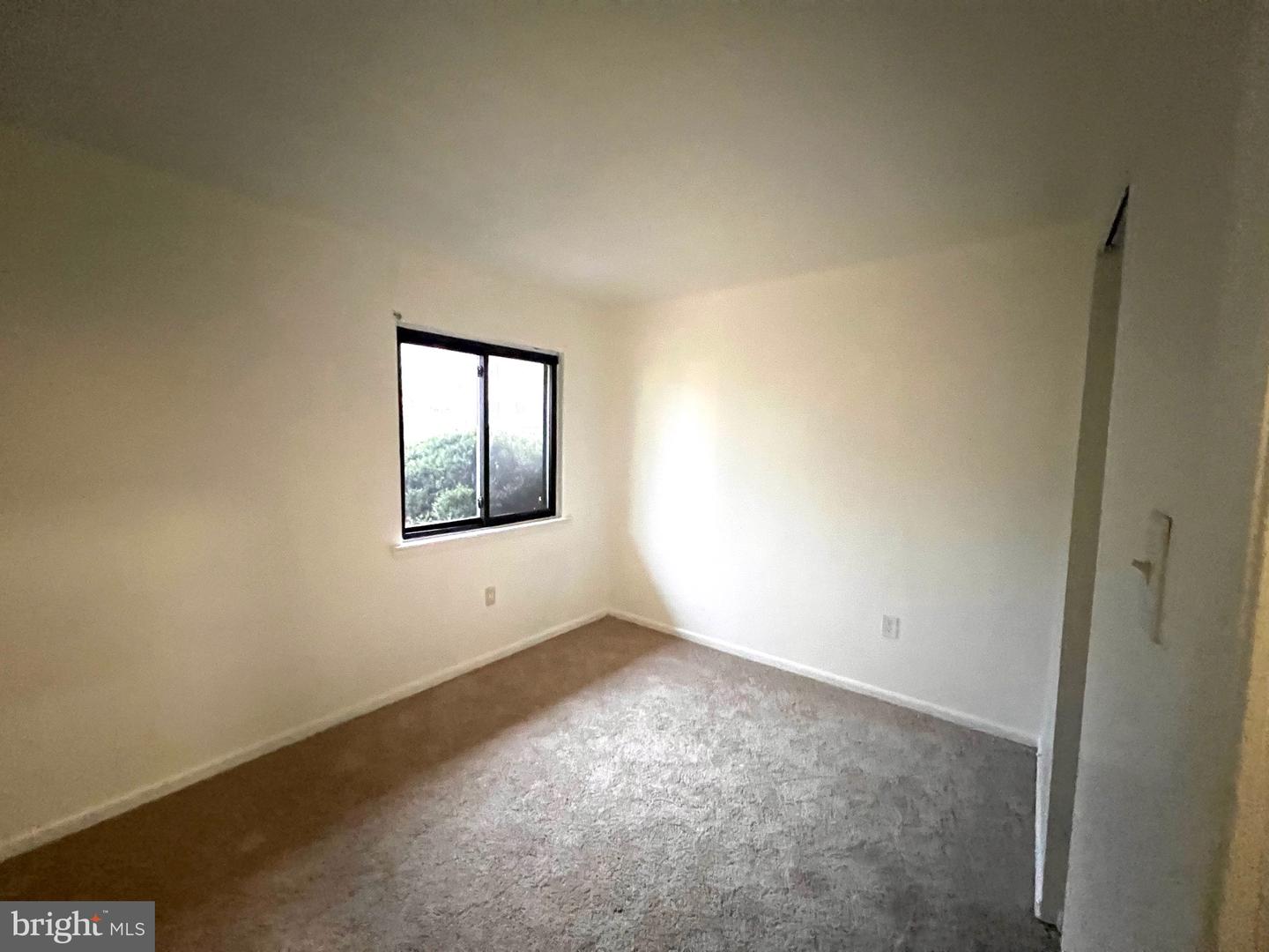 4129 MEADOWLAND CT, CHANTILLY, Virginia 20151, 3 Bedrooms Bedrooms, ,1 BathroomBathrooms,Residential,For sale,4129 MEADOWLAND CT,VAFX2284036 MLS # VAFX2284036