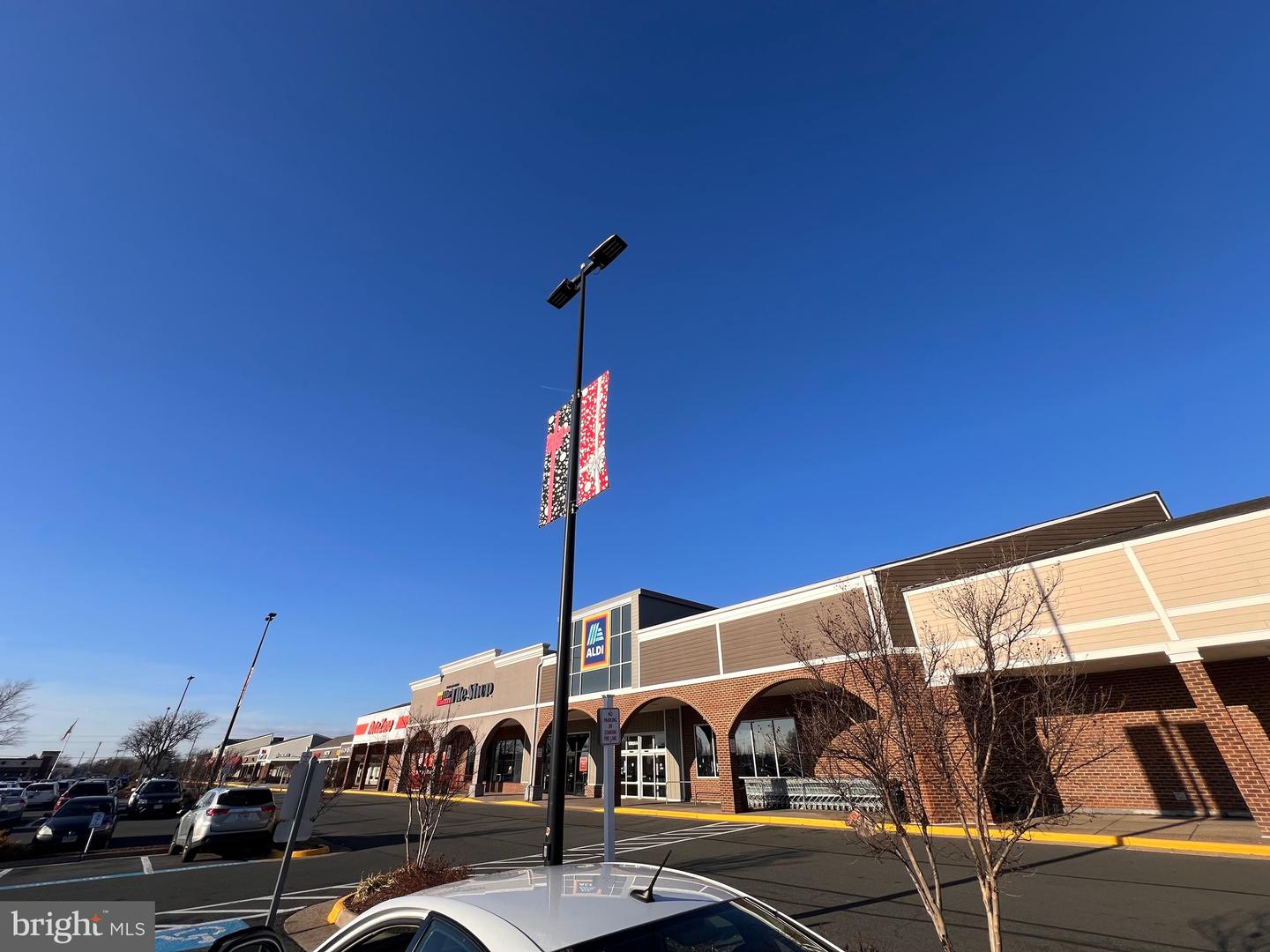 4129 MEADOWLAND CT, CHANTILLY, Virginia 20151, 3 Bedrooms Bedrooms, ,1 BathroomBathrooms,Residential,For sale,4129 MEADOWLAND CT,VAFX2284036 MLS # VAFX2284036