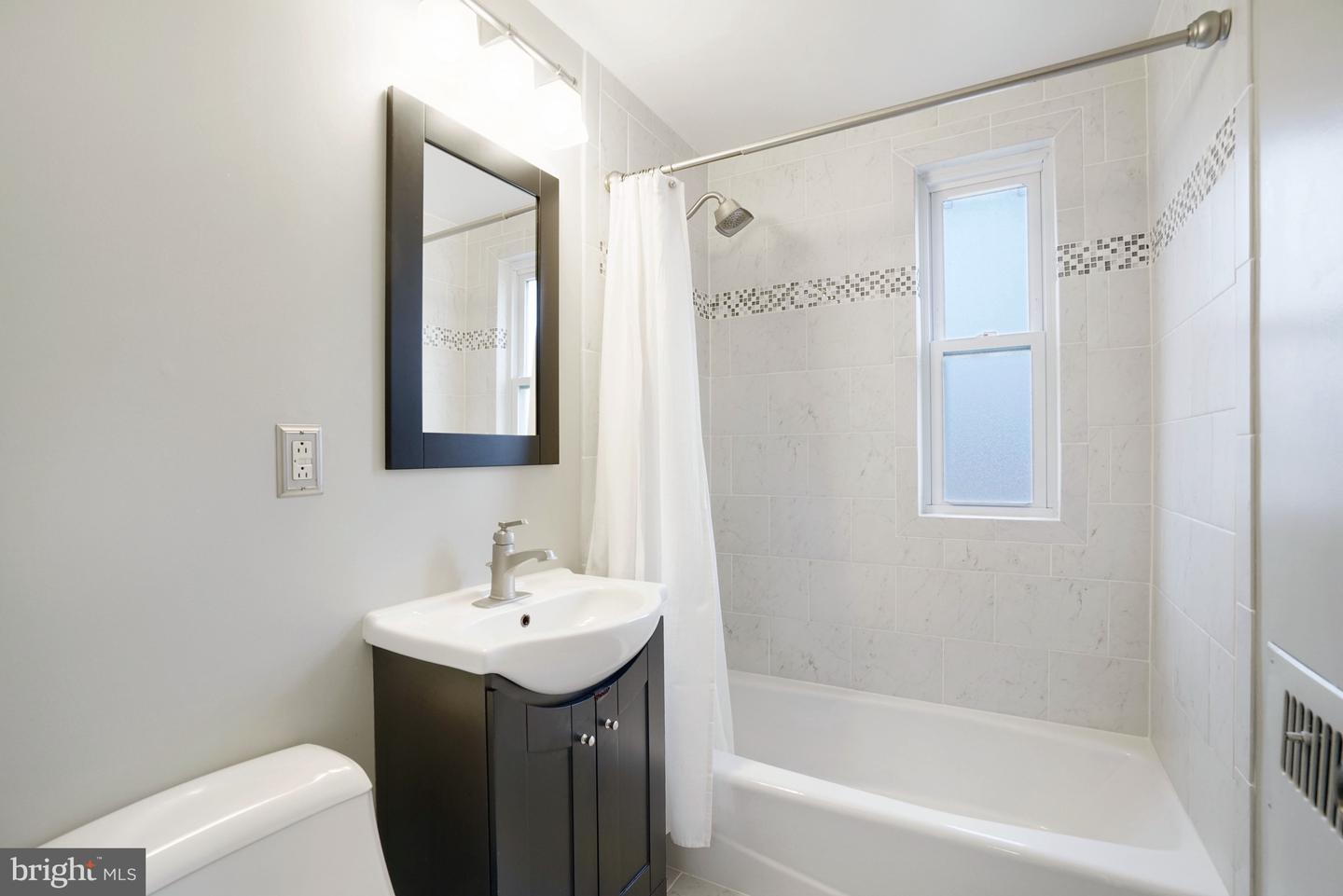 107 N GEORGE MASON DR N #4, ARLINGTON, Virginia 22203, 2 Bedrooms Bedrooms, ,1 BathroomBathrooms,Residential,For sale,107 N GEORGE MASON DR N #4,VAAR2067344 MLS # VAAR2067344 107 N GEORGE MASON DR N #4, ARLINGTON, Virginia 22203, 2 Bedrooms Bedrooms, ,1 BathroomBathrooms,Residential,For sale,107 N GEORGE MASON DR N #4,VAAR2067344 MLS # VAAR2067344