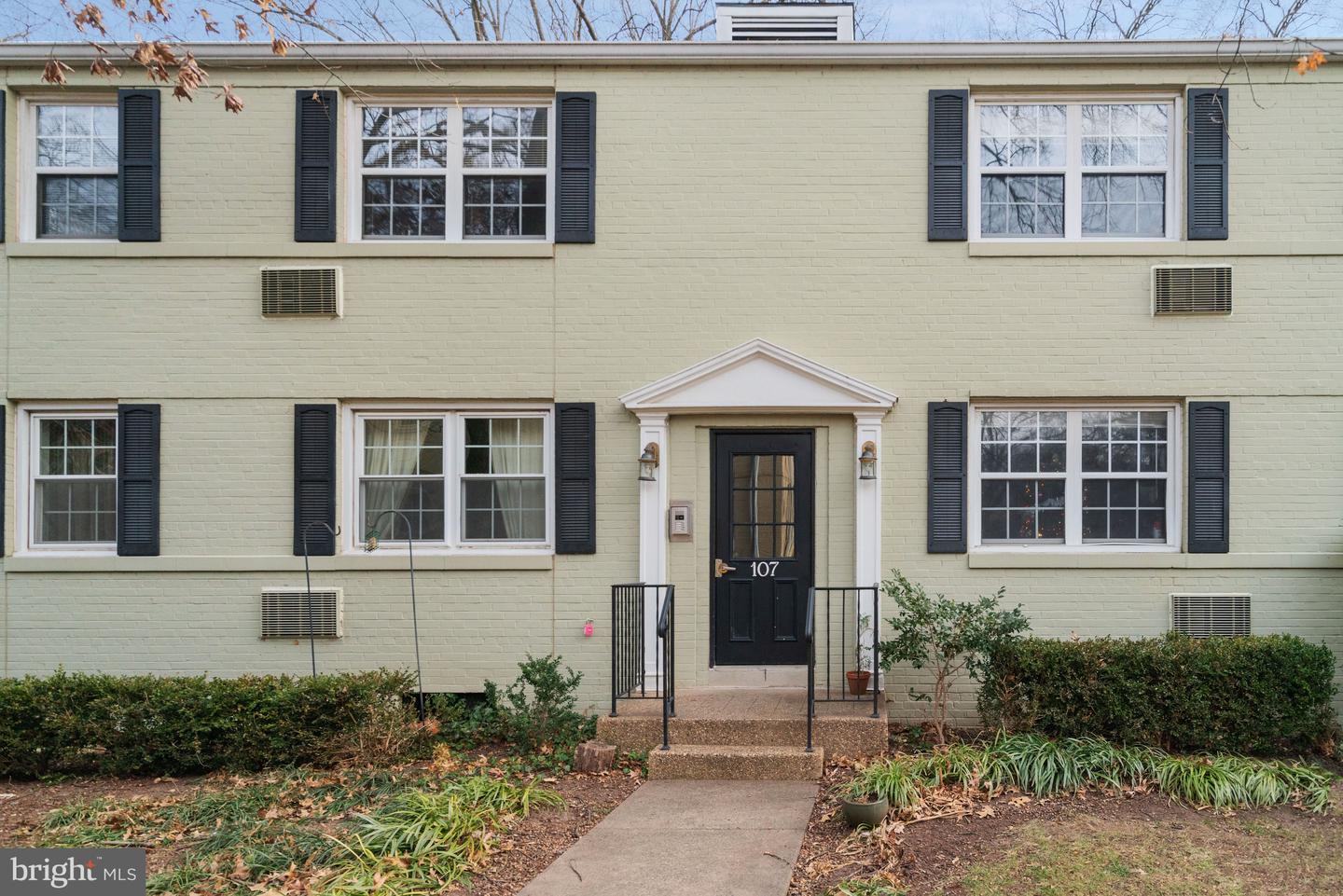107 N GEORGE MASON DR N #4, ARLINGTON, Virginia 22203, 2 Bedrooms Bedrooms, ,1 BathroomBathrooms,Residential,For sale,107 N GEORGE MASON DR N #4,VAAR2067344 MLS # VAAR2067344 107 N GEORGE MASON DR N #4, ARLINGTON, Virginia 22203, 2 Bedrooms Bedrooms, ,1 BathroomBathrooms,Residential,For sale,107 N GEORGE MASON DR N #4,VAAR2067344 MLS # VAAR2067344