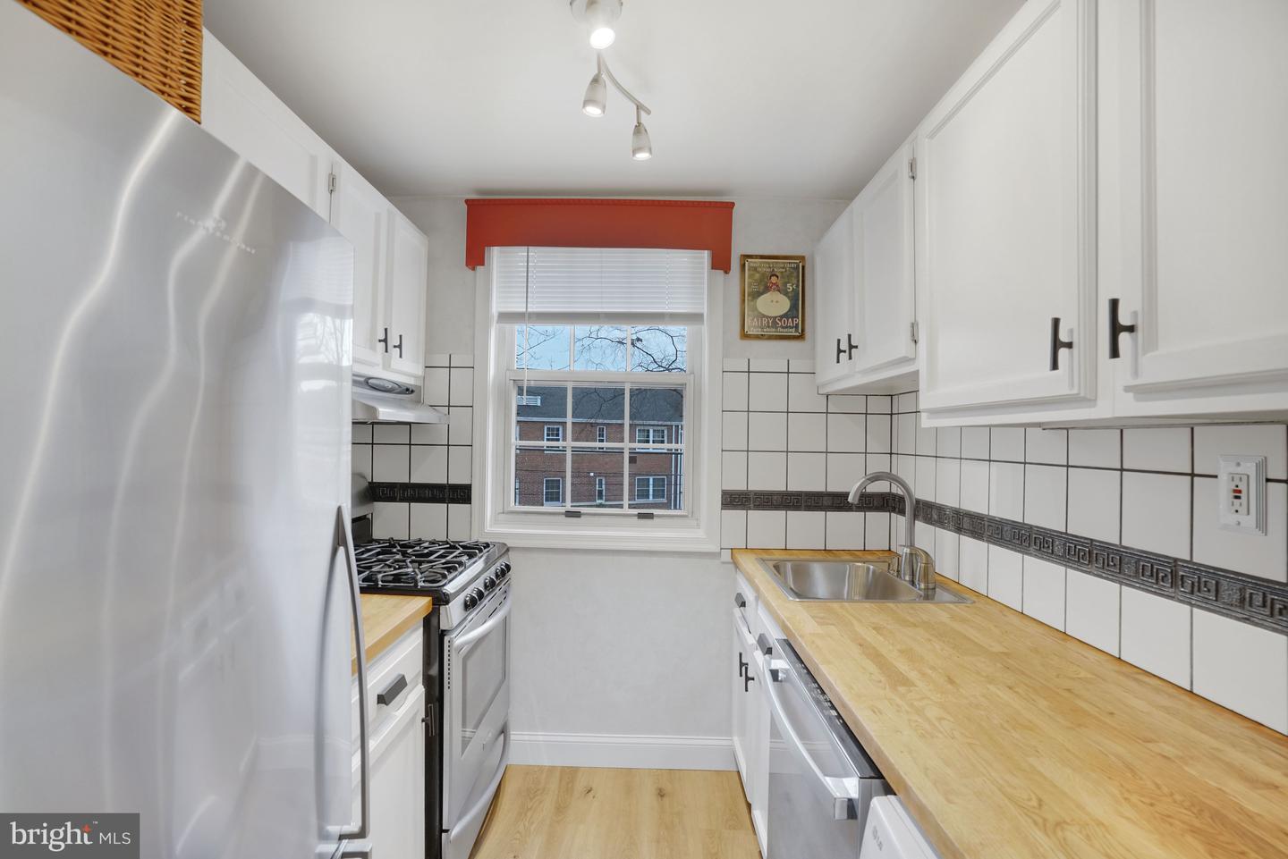 107 N GEORGE MASON DR N #4, ARLINGTON, Virginia 22203, 2 Bedrooms Bedrooms, ,1 BathroomBathrooms,Residential,For sale,107 N GEORGE MASON DR N #4,VAAR2067344 MLS # VAAR2067344 107 N GEORGE MASON DR N #4, ARLINGTON, Virginia 22203, 2 Bedrooms Bedrooms, ,1 BathroomBathrooms,Residential,For sale,107 N GEORGE MASON DR N #4,VAAR2067344 MLS # VAAR2067344