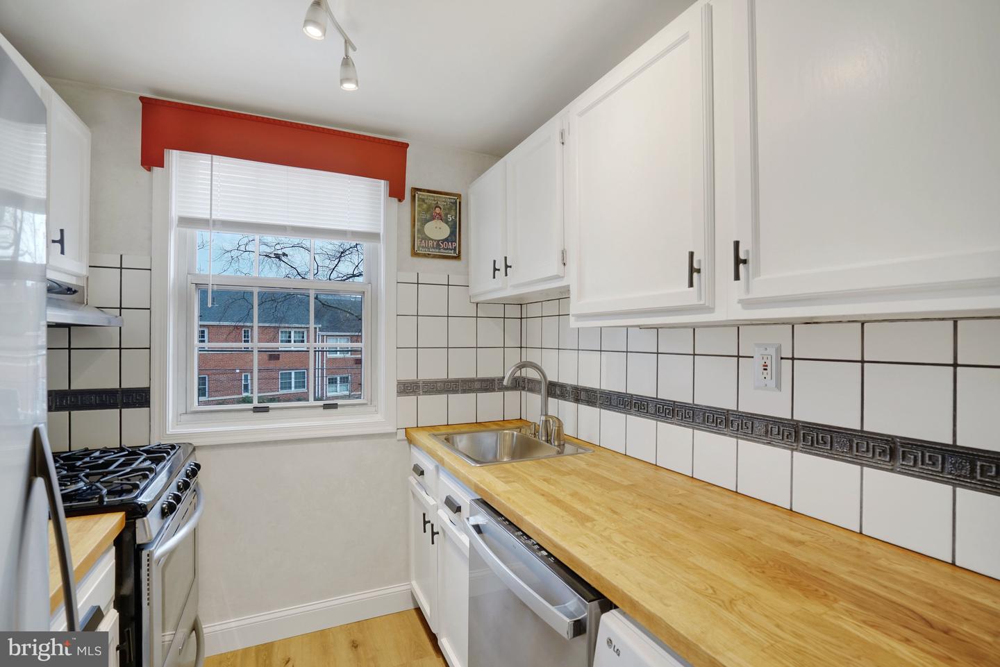 107 N GEORGE MASON DR N #4, ARLINGTON, Virginia 22203, 2 Bedrooms Bedrooms, ,1 BathroomBathrooms,Residential,For sale,107 N GEORGE MASON DR N #4,VAAR2067344 MLS # VAAR2067344 107 N GEORGE MASON DR N #4, ARLINGTON, Virginia 22203, 2 Bedrooms Bedrooms, ,1 BathroomBathrooms,Residential,For sale,107 N GEORGE MASON DR N #4,VAAR2067344 MLS # VAAR2067344