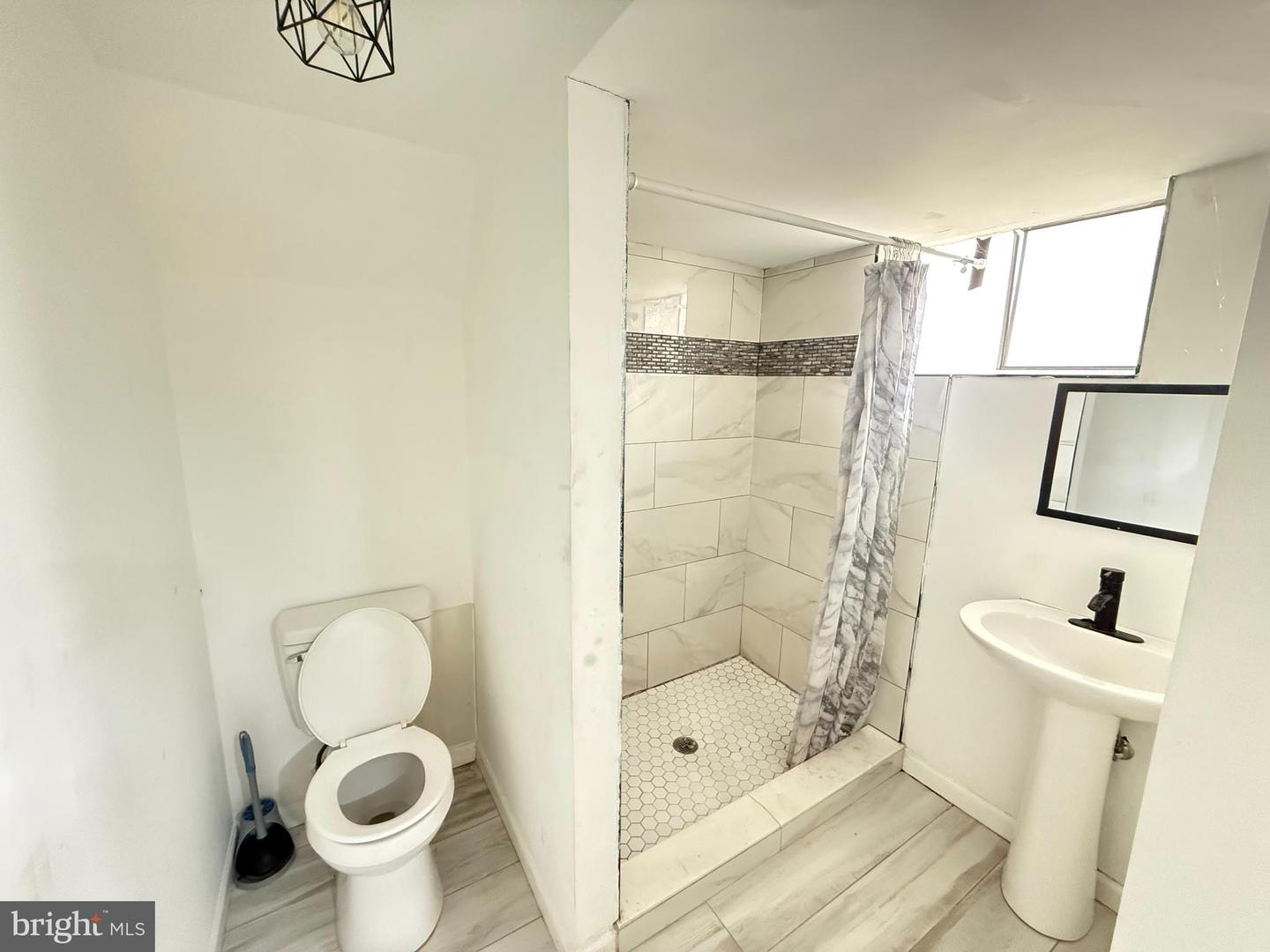 15205 MICHIGAN RD, WOODBRIDGE, Virginia 22191, 5 Bedrooms Bedrooms, 8 Rooms Rooms,3 BathroomsBathrooms,Residential,For sale,15205 MICHIGAN RD,VAPW2109958 MLS # VAPW2109958