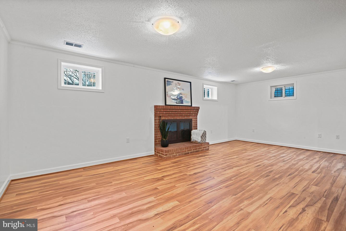 7801 BIRNAM WOOD DR, MCLEAN, Virginia 22102, 4 Bedrooms Bedrooms, ,3 BathroomsBathrooms,Residential,For sale,7801 BIRNAM WOOD DR,VAFX2284266 MLS # VAFX2284266