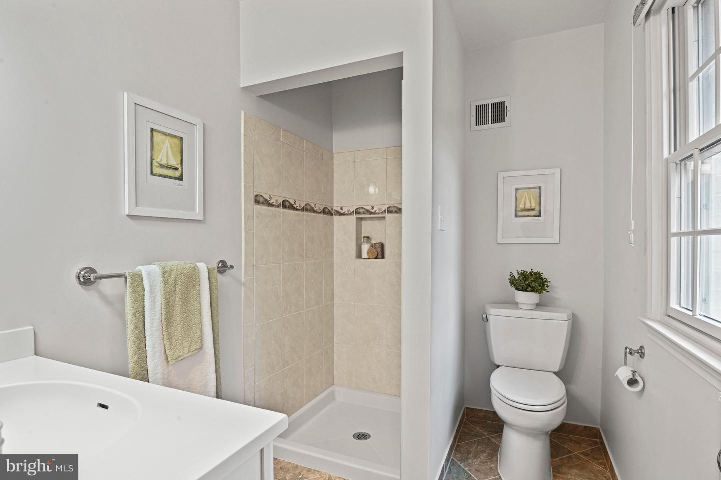 7801 BIRNAM WOOD DR, MCLEAN, Virginia 22102, 4 Bedrooms Bedrooms, ,3 BathroomsBathrooms,Residential,For sale,7801 BIRNAM WOOD DR,VAFX2284266 MLS # VAFX2284266