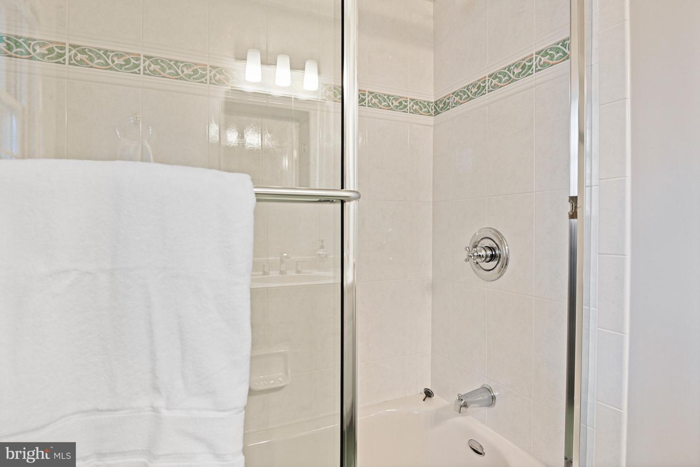 7801 BIRNAM WOOD DR, MCLEAN, Virginia 22102, 4 Bedrooms Bedrooms, ,3 BathroomsBathrooms,Residential,For sale,7801 BIRNAM WOOD DR,VAFX2284266 MLS # VAFX2284266