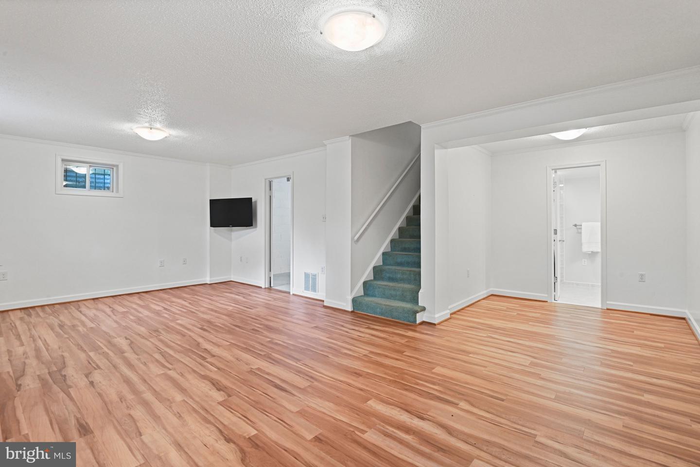 7801 BIRNAM WOOD DR, MCLEAN, Virginia 22102, 4 Bedrooms Bedrooms, ,3 BathroomsBathrooms,Residential,For sale,7801 BIRNAM WOOD DR,VAFX2284266 MLS # VAFX2284266