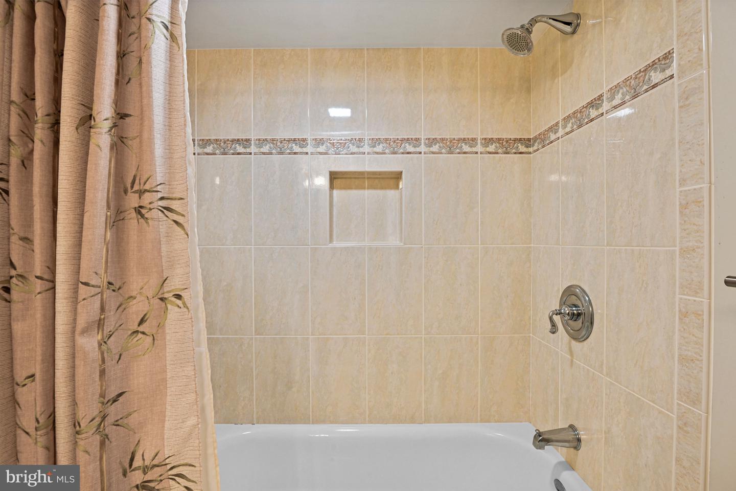 7801 BIRNAM WOOD DR, MCLEAN, Virginia 22102, 4 Bedrooms Bedrooms, ,3 BathroomsBathrooms,Residential,For sale,7801 BIRNAM WOOD DR,VAFX2284266 MLS # VAFX2284266