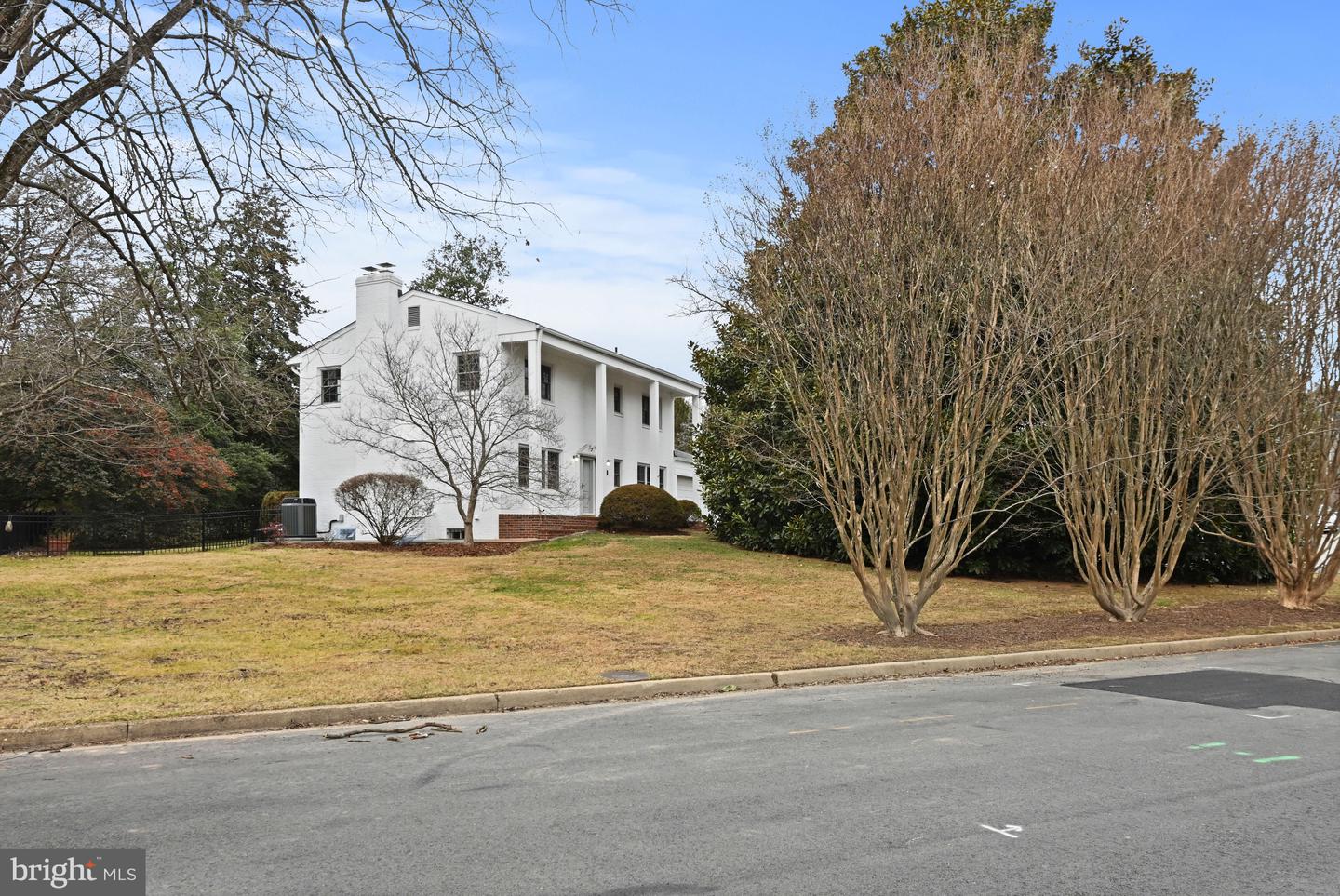 7801 BIRNAM WOOD DR, MCLEAN, Virginia 22102, 4 Bedrooms Bedrooms, ,3 BathroomsBathrooms,Residential,For sale,7801 BIRNAM WOOD DR,VAFX2284266 MLS # VAFX2284266