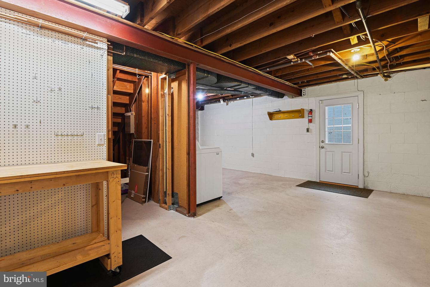 7801 BIRNAM WOOD DR, MCLEAN, Virginia 22102, 4 Bedrooms Bedrooms, ,3 BathroomsBathrooms,Residential,For sale,7801 BIRNAM WOOD DR,VAFX2284266 MLS # VAFX2284266